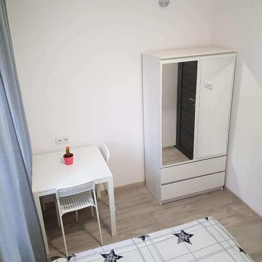 Mirrorroom Pl Downtown Варшава Екстер'єр фото
